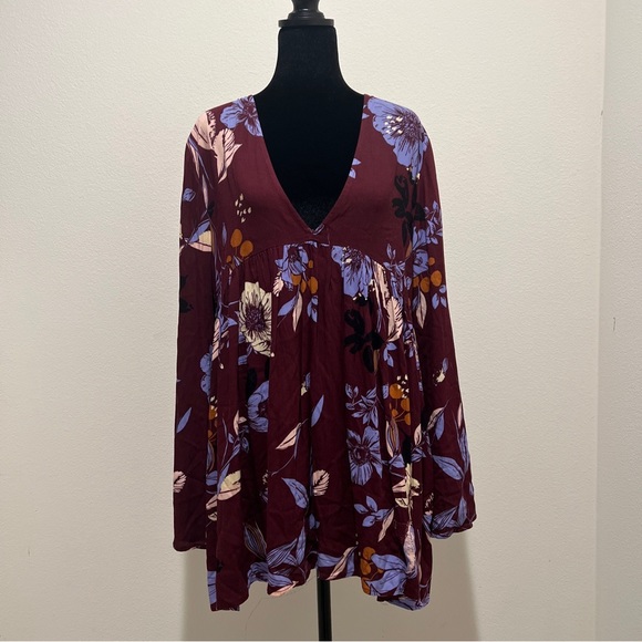 Free People Bella Wine Floral V Neck Tunic Shirt Top size M - Picture 4 of 6